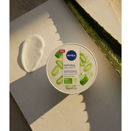 Cremă corp Nivea Natural Balance Aloe Vera, 200 ml