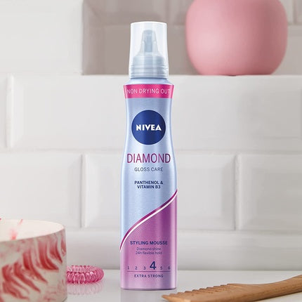 Spumă de păr Nivea Diamond Gloss Care 150ml