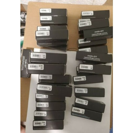 Ruj Inglot, Model 215, Negru