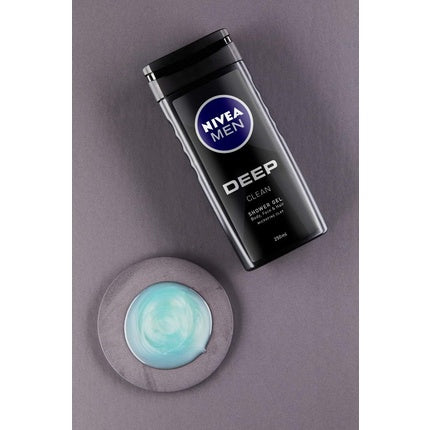 Gel de duș Nivea Men, Deep Clean 250 ml, Microfine Clay, 3 în 1