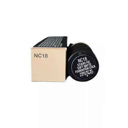 Fond de ten MAC Studio Fix Soft Matte Foundation Stick NC18, format complet 9g