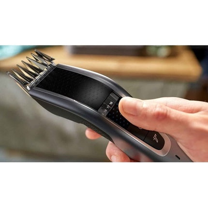 Mașină de tuns, Philips 5000 Series, lavabilă, 3 piepteni, negru, argintiu
