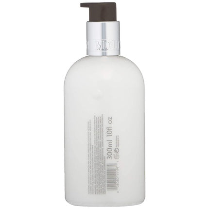 Cremă mâini, Molton Brown, Dewy Lily of the Valley & Star Anise, alb