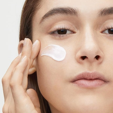 Crema de Ochi, Shiseido Vital Perfection, 15ml