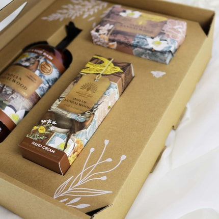 Cutie cadou The English Soap Company - Anniversary Hand and Body Gift Box Indian Sandalwood