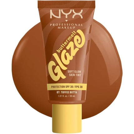 Fond de ten NYX Professional Makeup Buttermelt Glaze Soft Glow Skin Tint, culoare 07-TOFFEE BUTTA