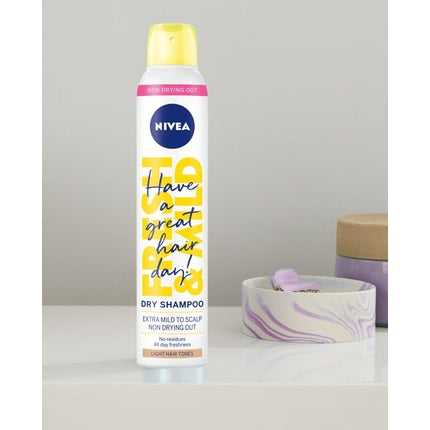 Șampon uscat Nivea, Light Shades, 200ml