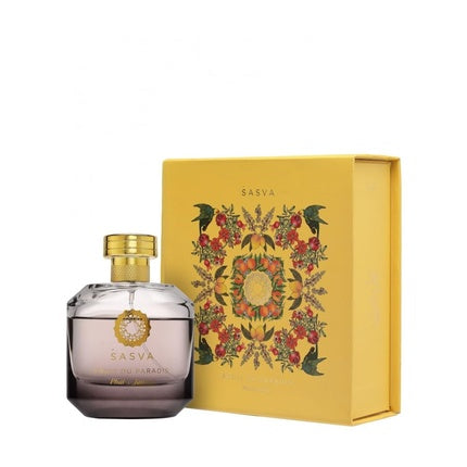 Eau de parfum Sasva Fruit du Paradis 100ml, sticlă transparentă cu fundal mov și capac auriu