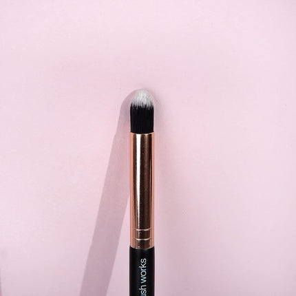Pensulă machiaj Brushworks, Highlight Contour, negru și auriu