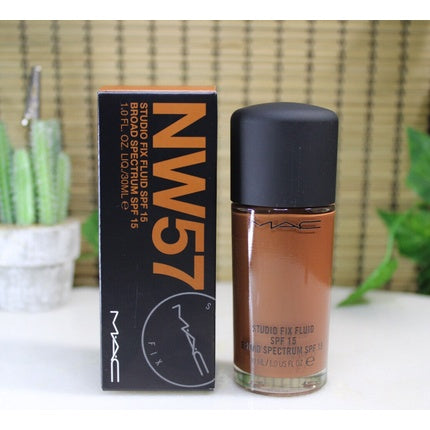 Fond de ten lichid MAC Studio Fix Fluid SPF15 NW57