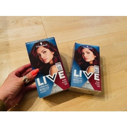 Vopsea de păr Schwarzkopf LIVE Urban Metallics U68 Red Ruby, culoare roșu rubiniu