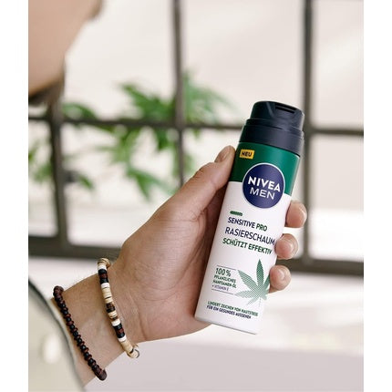 Spumă de ras, Nivea Men, Sensitive Pro, ulei semințe cânepă, 200 ml