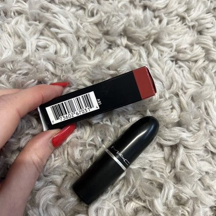 Ruj Matte MAC Forever Curious 668