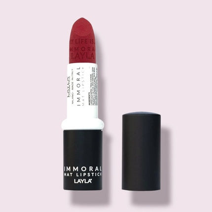 Layla Immoral Matte Lipstick, ruj mat, culoare roșu închis