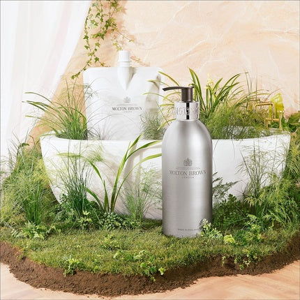 Gel de duș, Molton Brown, Coastal Cypress & Sea Fennel, 400ml