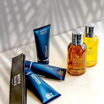 Set Îngrijire, Molton Brown, The Refreshed Adventurer, Transparent