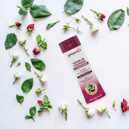 Condiționator Groganics Feather Lite Super Gentle Formula pentru volumare