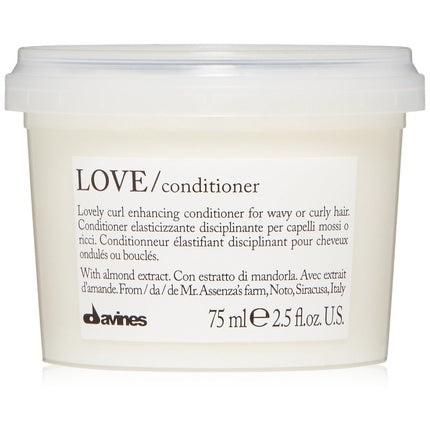 Condiționator Davines LOVE Curl pentru păr ondulat sau creț, cu extract de migdale, 75 ml