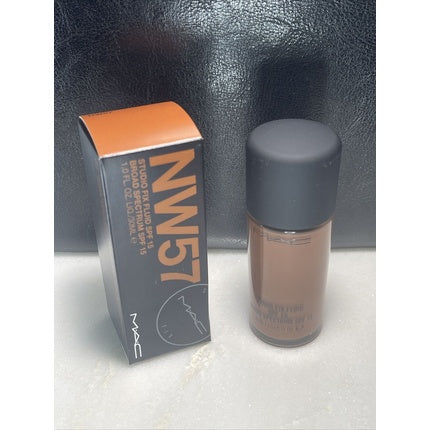 Fond de ten lichid MAC Studio Fix Fluid SPF15 NW57