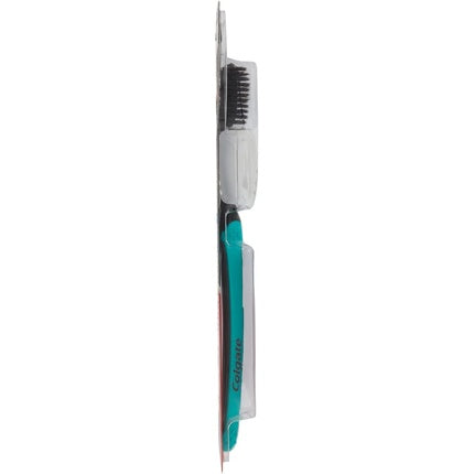 Periuță de dinți Colgate Slim Soft cu perii moi din carbon activ