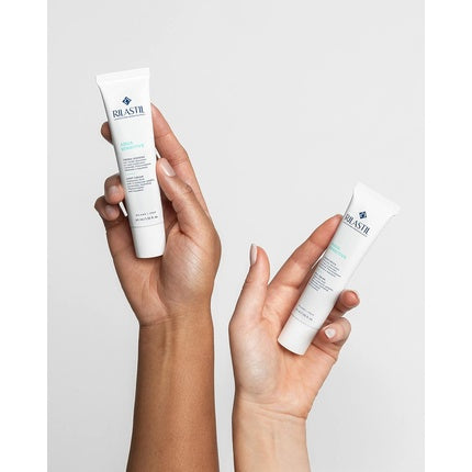 Crema de Zi Rilastil Aqua Sensitive Light, 40ml, Textură Ușoară