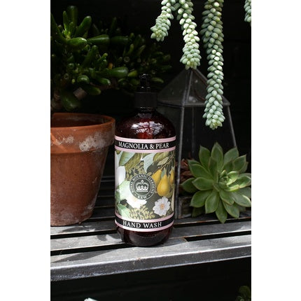 Gel de duș Kew Gardens Magnolia & Pear, 500ml