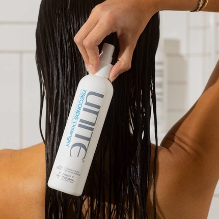 Unite Leave-In Conditioner, 8 fl oz, ambalaj alb, textură lichidă