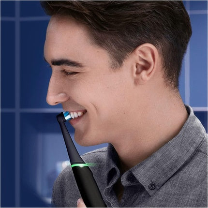 Periuță electrică Oral-B iO Series 6, 3 capete, negru