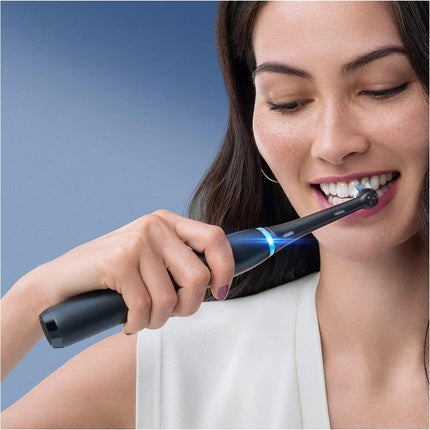 Periuță de dinți electrică Oral-B iO Series 8, Negru Onyx, Design Braun