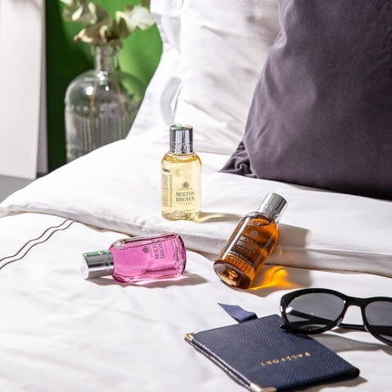 Set îngrijire corp și păr Molton Brown Discovery, multicolor