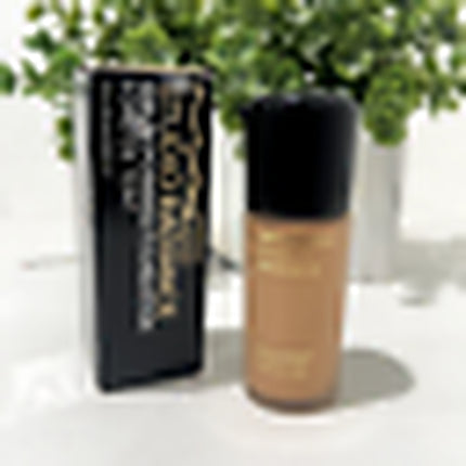 Fond de ten Mac Cosmetics Studio Radiance, C4.5, 30ml