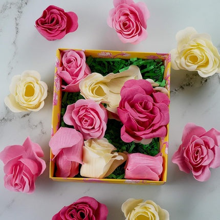 Săpun Aromat Heathcote & Ivory Sweet Pea & Honeysuckle, Formă Flori, 96g
