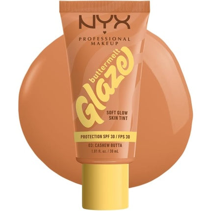 Cremă colorată cu SPF 30, NYX Professional Makeup Buttermelt Glaze Soft Glow Skin Tint, Culoare Cashew Butta