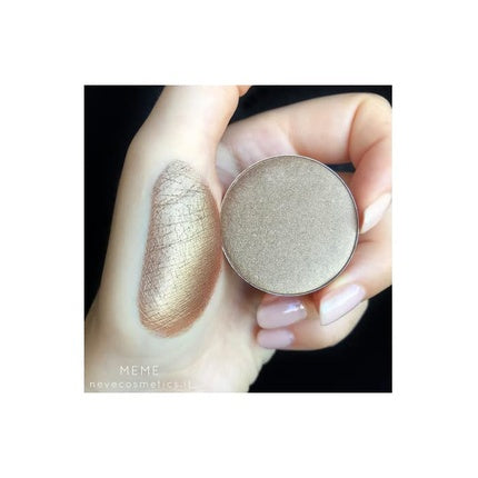 Pudră de ochi Meme Waffle de la Neve Cosmetics
