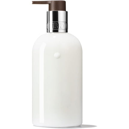 Loțiune de mâini, Molton Brown, Delicious Rhubarb and Rose, 300 ml, alb