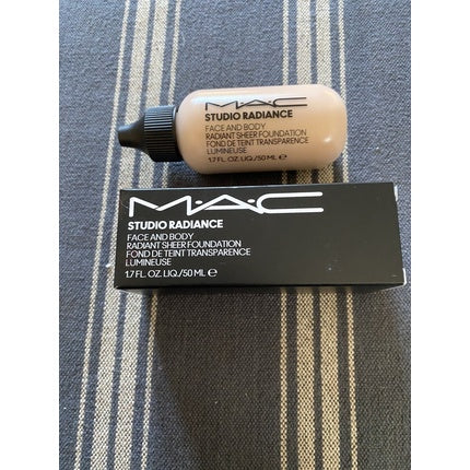 Fond de ten lichid, Mac Studio Radiance Face & Body, 50ml