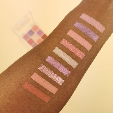 Paletă ochi Makeup Revolution Ultimate Nudes Light, culori nude și mov