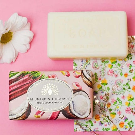 Săpun The English Soap Company Rhubarb & Coconut, ambalaj vintage, 190g