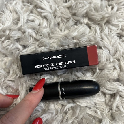 Ruj Matte MAC Forever Curious 668