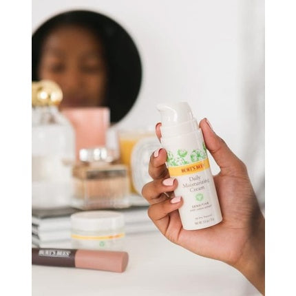 Cremă hidratantă, Burt's Bees, Daily, piele sensibilă