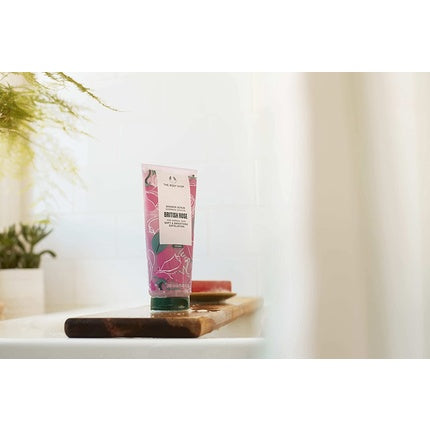 Exfoliant corporal The Body Shop British Rose Smoothing Shower Scrub