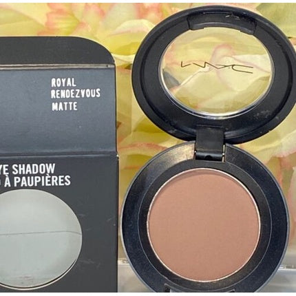 Pudră de ochi Mac Royal Rendezvous Matte, nuanță bej-rosu