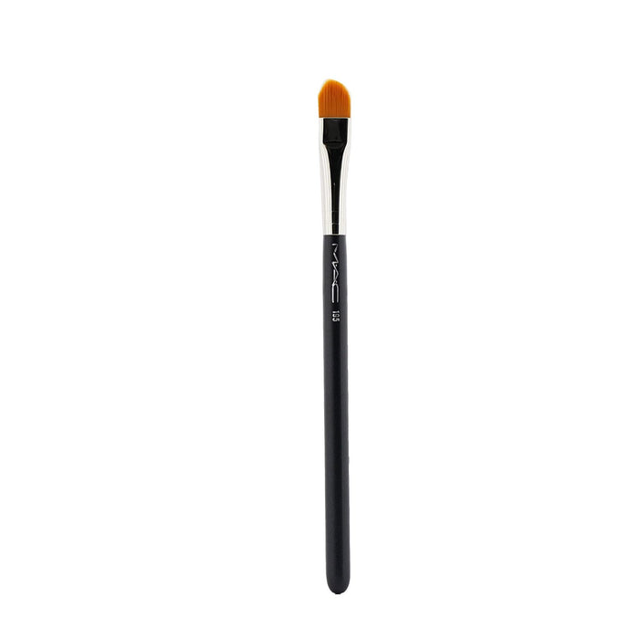 Pensulă pentru corector MAC 195 Concealer