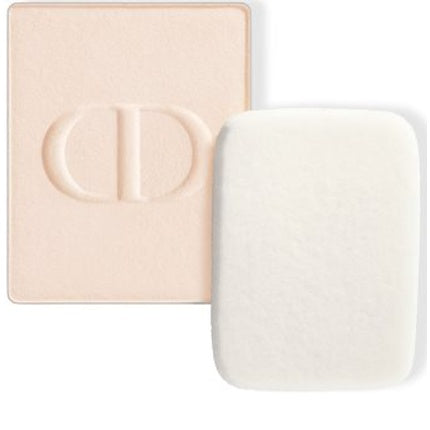 Fond de ten pudră compactă Christian Dior Natural Velvet Foundation, culoare nude