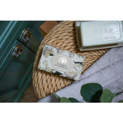 Săpun cu parfum de iasomie și unt de shea, The English Soap Company, Vintage Wrapped