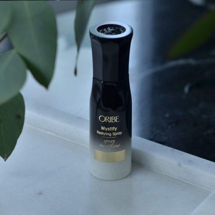 Spray Coafat Oribe Mystify, Negru, 49g